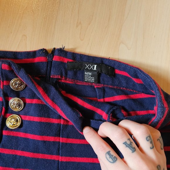 Forever 21 Striped Shorts - Picture 2 of 3